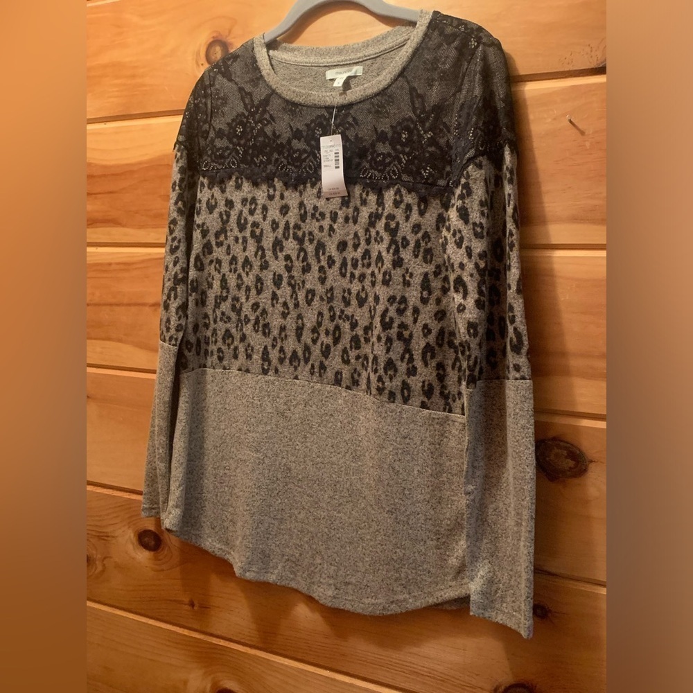 Maurice’s NWT Animal Color Block Mixer Tee Size Small.